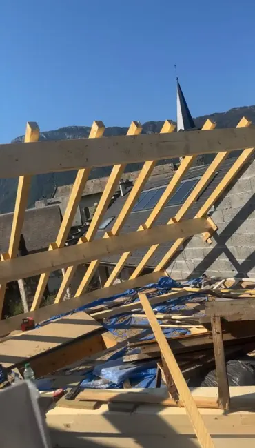 Travail des bois de toiture